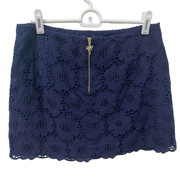 Lilly Pulitzer Dresses & Skirts - Lilly Pulitzer Navy Blue Mini Skirt Size 4 Lace Design and Gold Palm Tree Zipper